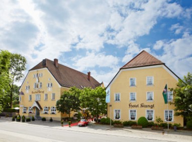 Hotel Gutsgasthof Stangl: 外景视图