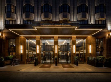 Hilton Vienna Plaza: Вид снаружи
