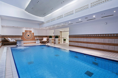 Hilton Munich Park: 泳池