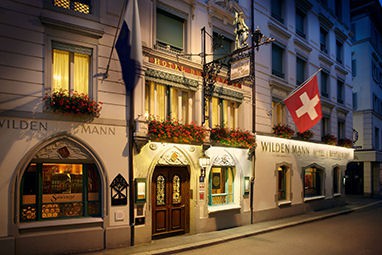 Romantik Hotel Wilden Mann: 外景视图