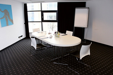 ARA Hotel Comfort: Sala de reuniões