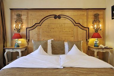 Romantik Alpenhotel Waxenstein: Room