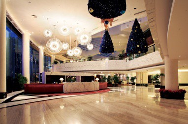 Furama Hotel Dalian: 로비
