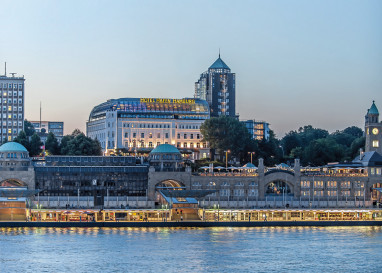Hotel Hafen Hamburg: Vista esterna