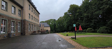 Kardinal Schulte Haus: Exterior View