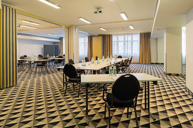 Premier Inn Köln City Mediapark: Sala de conferencia