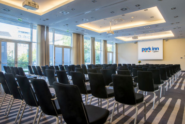 Park Inn by Radisson Linz: Sala de reuniões