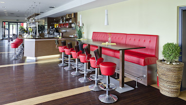 PHÖNIX Hotel: Bar/Salon