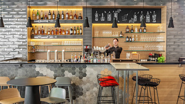 Holiday Inn Munich - Westpark: Bar/Salon
