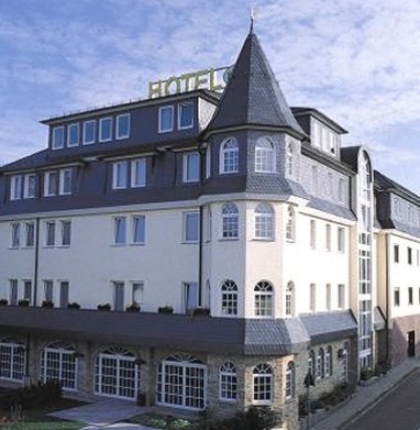 Hotel zur Krone Löhnberg: Vista esterna