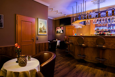 Dreiklang Business & Spa Resort : Bar/salotto
