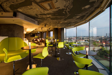 Lindner Hotel Bratislava - part of JdV by Hyatt: Bar/salotto