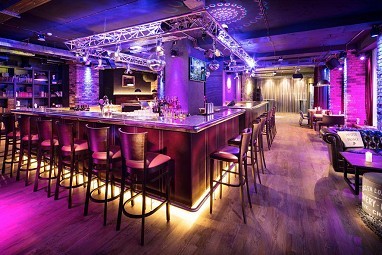 Pentahotel Prague: Bar/salotto