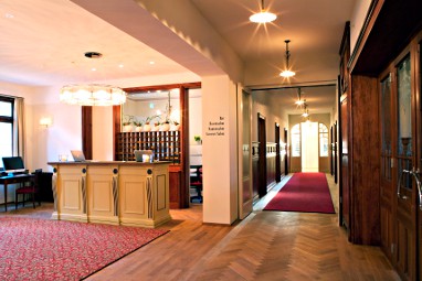 Jugendstil-Hotel Paxmontana: Холл
