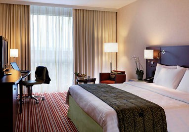 Courtyard by Marriott Basel: Chambre