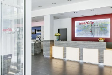 IntercityHotel Ingolstadt: Hol recepcyjny