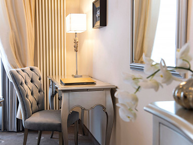 Victor´s Residenz-Hotel Schloss Berg: Room