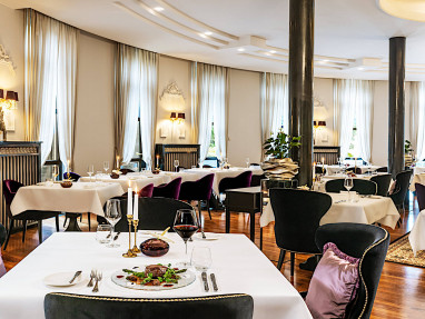 Victor´s Residenz-Hotel Schloss Berg: レストラン