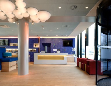 Styles Hotel Friedrichshafen: Lobby