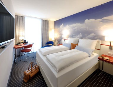 Styles Hotel Friedrichshafen: Room