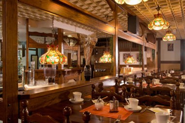 Days Inn by Wyndham Dortmund West Hotel: Restoran