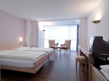 Hotel Schweizerhof Gourmet & Spa: Room