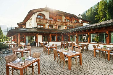 Hotel Waldhuus Davos: Ресторан
