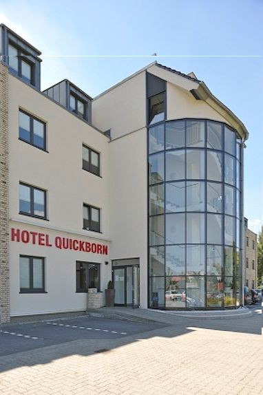 Hotel Quickborn: Вид снаружи