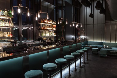 Hotel AMANO Grand Central: Bar/salotto