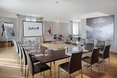 Radisson Blu Hotel Milan: Sala de reuniões
