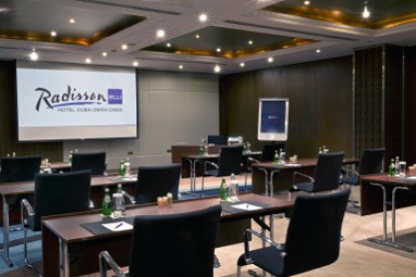 Radisson Blu Hotel Dubai Deira Creek: Salle de réunion