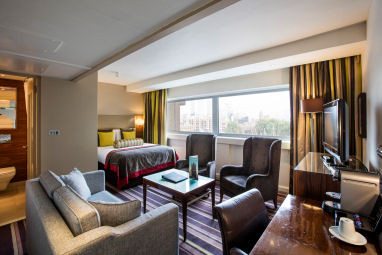 Guoman Tower Hotel: Room