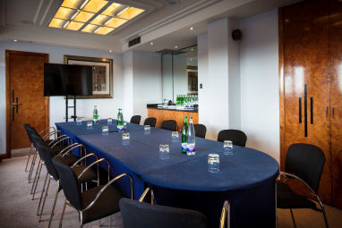 Guoman Tower Hotel: Meeting Room