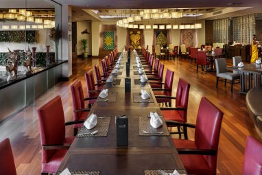 Rembrandt Hotel and Suites Bangkok: Restoran