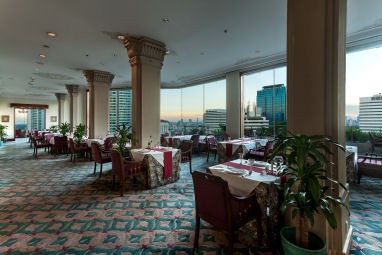 Rembrandt Hotel and Suites Bangkok: Restoran