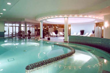 Grand Hotel Binz: 泳池
