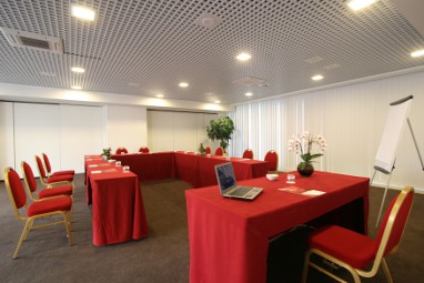 Golden Tulip Plaza Caserta: 会议室