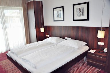 Hotel eduCARE: Room