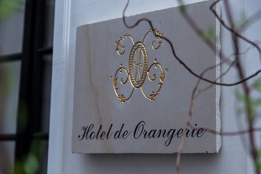 Romantik Hotel de Orangerie: 标识