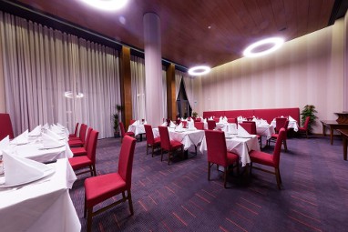 Hotel Transilvania: Restaurant