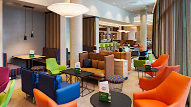 Holiday Inn Frankfurt Airport: Бар/пространство для отдыха