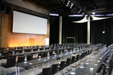 Jochen Schweizer Arena: Sala de conferências