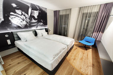 V8 HOTEL Motorworld Region Stuttgart: Habitación