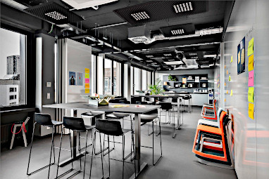 Design Offices Frankfurt Wiesenhüttenplatz: Sala convegni
