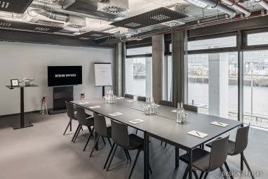 Design Offices Berlin Humboldthafen: Meeting Room