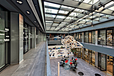 Design Offices Köln Dominium: Hall