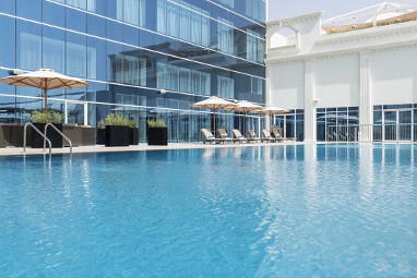 Radisson Blu Hotel Ajman: 泳池