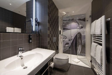 V8 Hotel Köln @ MotorWorld: Oda