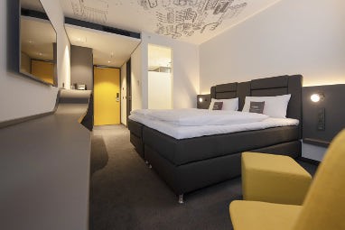 V8 Hotel Köln @ MotorWorld: Room